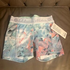 Lululemon 6 what the sport Shorts new nwt running cycling multicolor